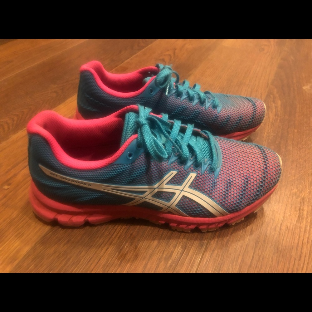 Asics Gel Speedstar 6 tennis shoes
